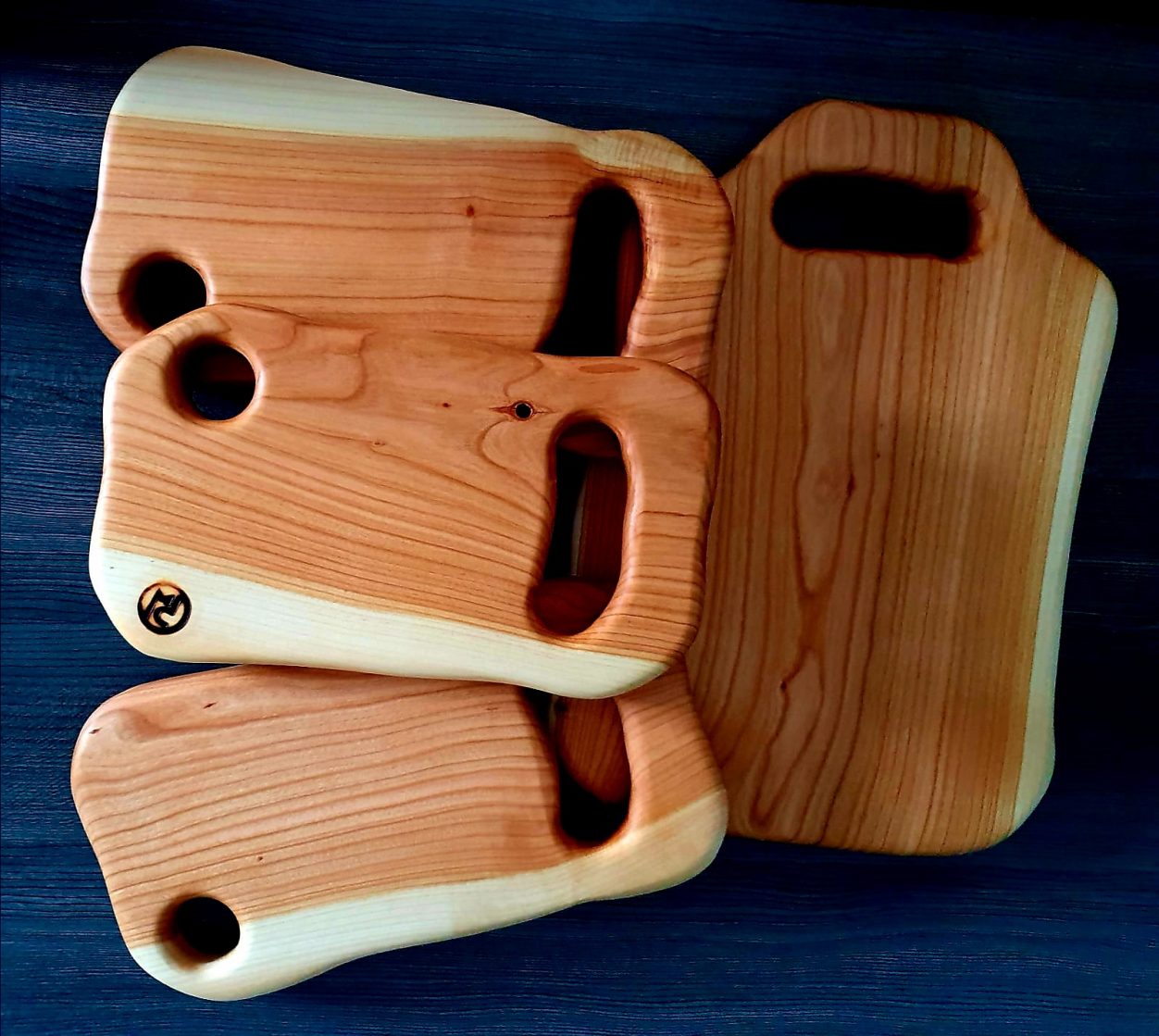 Schneidbrettchen mit/ohne Eiloch und Griff